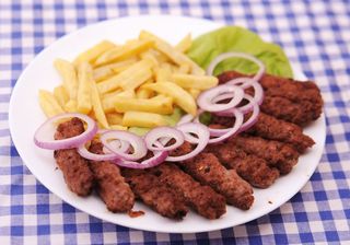  Ćevapi 10 komada sa prilogom