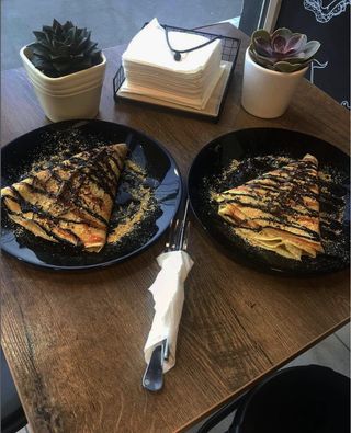 Palačinka sa Nutellom, plazmom i voćem