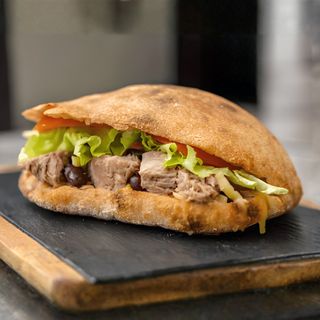 Zapečeni sendvič od tune