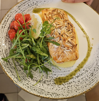 Łosoś w migdałach