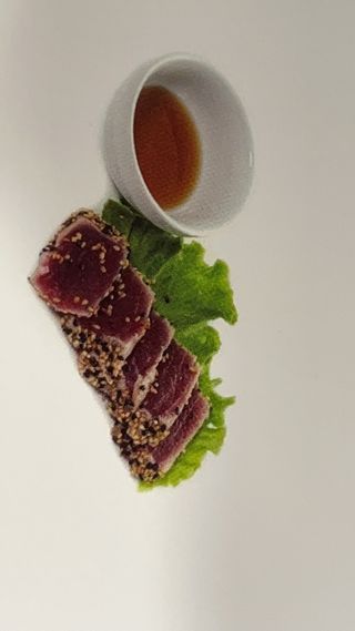 1. Tonno scottato con sesamo 5pz