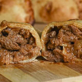 Empanada carne cuchillo