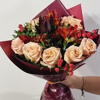 Buchet in culori toamna cu trandafiri