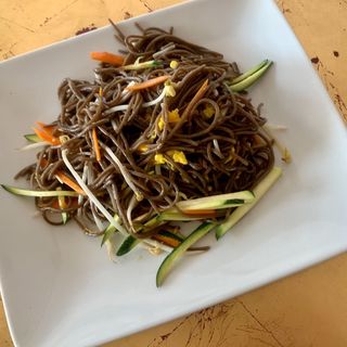 214 - Spaghetti soba con verdure