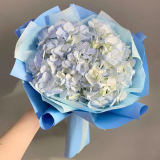 Buchet din hortensie albastră