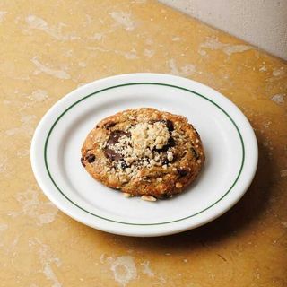 Cookie de chocolate e avelã