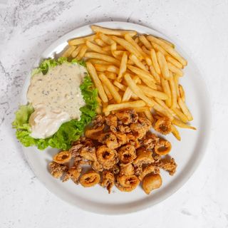 Fritto lignje s pomfritom