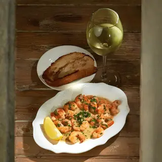 Жареные креветки в белом вине  (180г)