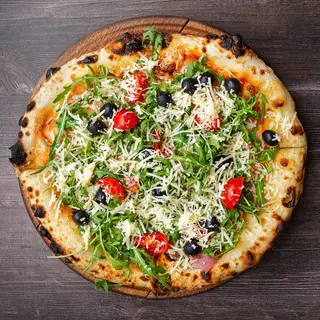 Pizza Rucola 32cm + Coca Cola 0,5l