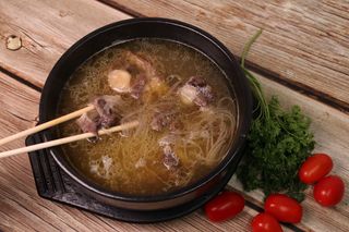 Суп из говяжьих хвостов (500г)