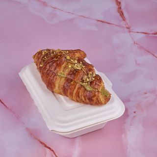 Croissant De Pistachos Con Miel Y Limón