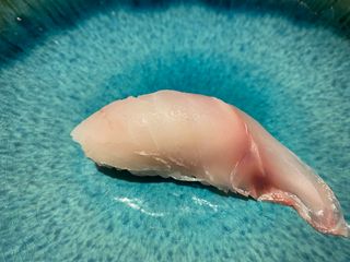 Nigiri branzino - 2 pezzi