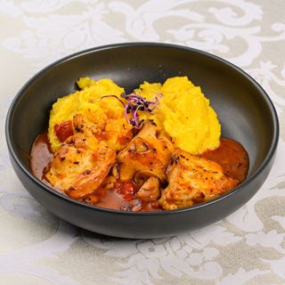 Escalop de pui cu mămăliguță