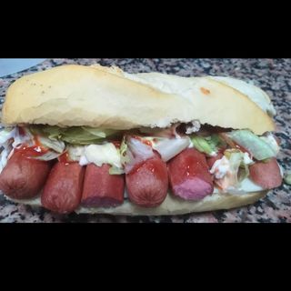 Baguette De Salchicha ketchup y mayonesa 