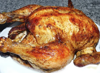 Pollo asado con patatas ensalada 