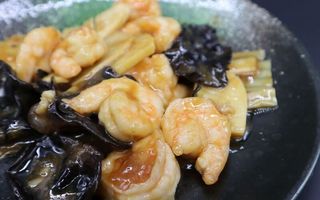 303. Gamberi funghi e bambù