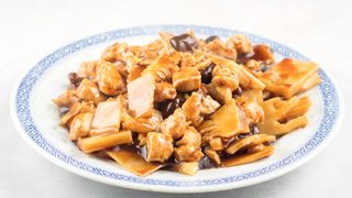 21. Piletina sa bambusom i kineskim pečurkama