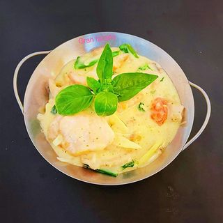 72 Cerdo Con Salsa Curry Verde Thailandés