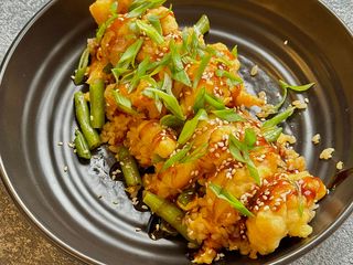 Рис з куркою в азіатському стилі (295г)