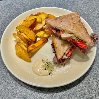 Club sandwich al roastbeef