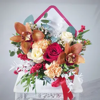 Aranjament floral plic 
