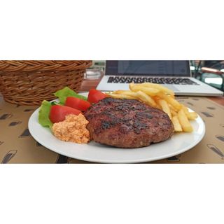 Punjena pljeskavica 250g