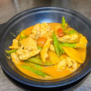 Pollo Salteado Con Verduras Y Curry Rojo Thai(poco picante)