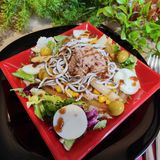 Ensalada de gulas 