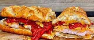 Bocadillo de lomo con pimientos