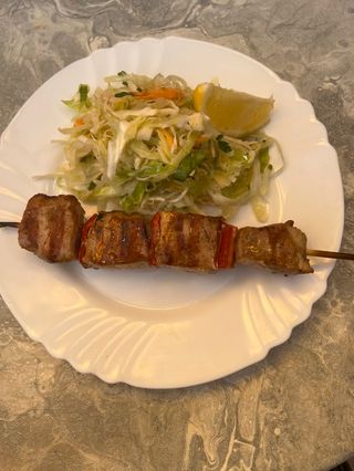 Свинско шишче с гарнитура