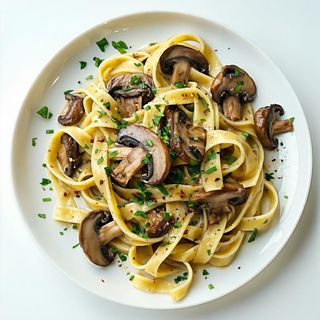 Tagliatelle ai funghi porcini e prezzemolo