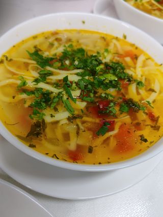 Supă de pui cu tăiței de casă