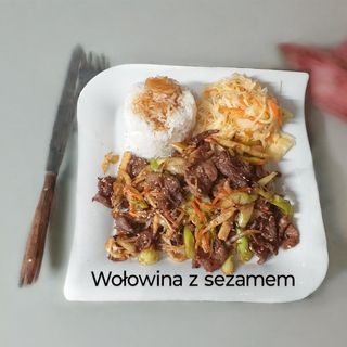 Wołowina z sezamem