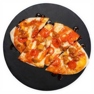 Піца з курячими байтсами та томатами Чері (300г)