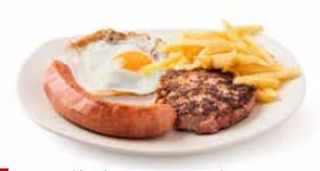 Hamburguesa casera con huevo, cervela y patatas