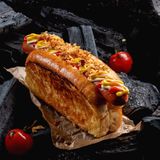 Хот-дог класичний з молочною сосискою