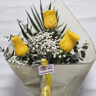3 ROSAS AMARILLAS