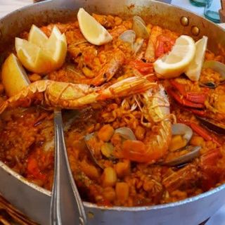 Paella de mariscos (2 raciones)