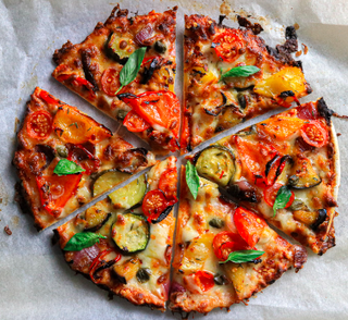 Veg. Hot & Spicy Pizza Medium