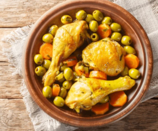 Poulet Aux Olives Avec Boisson