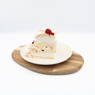 Beza z kremem mascarpone i owocami