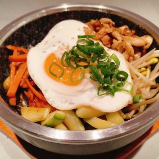 Bibimbap con pollo