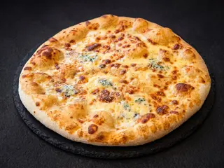 Pizza medie quattro forgmaggi
