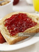 Tostada mantequilla y mermelada 