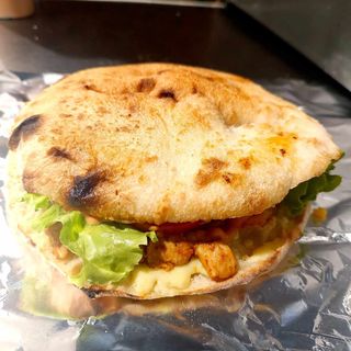 Piletina i sir u domaćoj lepinji