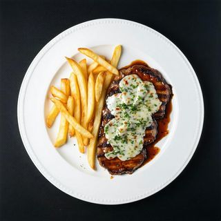 Scaloppine al gorgonzola con patate fritte