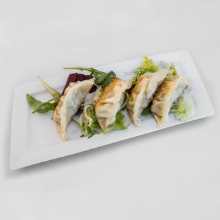 7.- Gyoza De Pollo Al Vapor (4 Uds.)