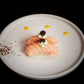 Nigiri tartufo nero flambe - 2pezzi