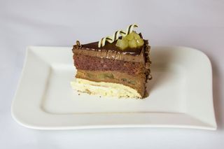 Felie tort ciocolata cu pere