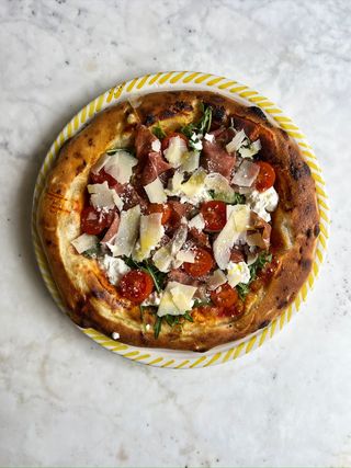 Pizza crudo e burrata